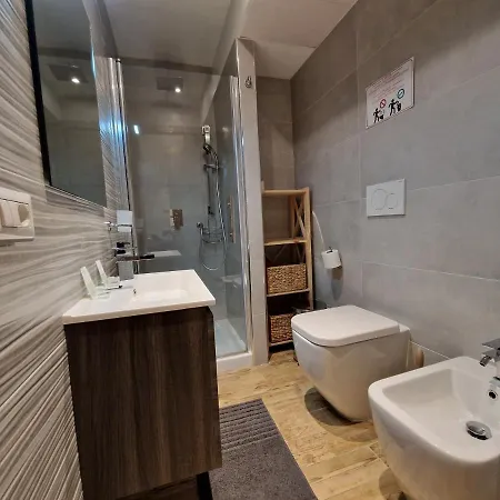 Arya Guest house
