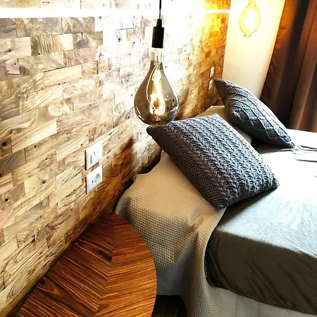 Arya Guest house 2*