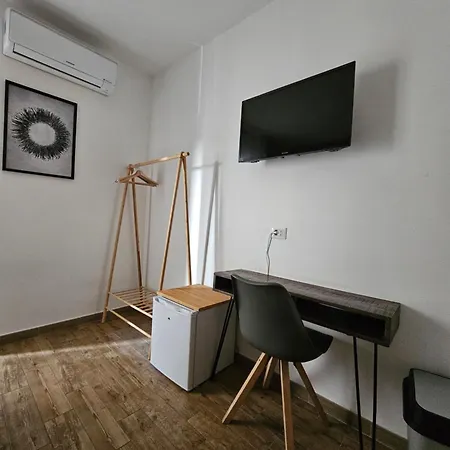 Arya Guest house