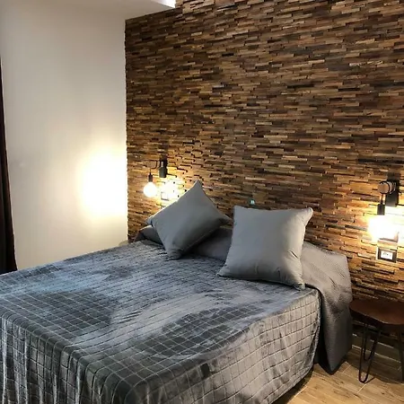 Arya Guest house